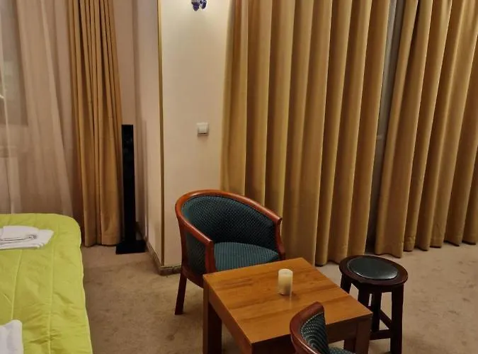 Lucy's Emerald * Bansko