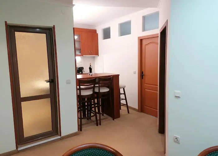 Lucy's Emerald Bansko