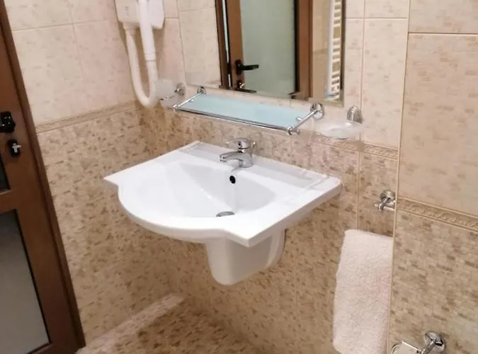 Lucy's Emerald * Bansko