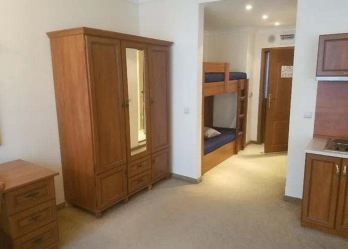 Lucy's Emerald Apartment *