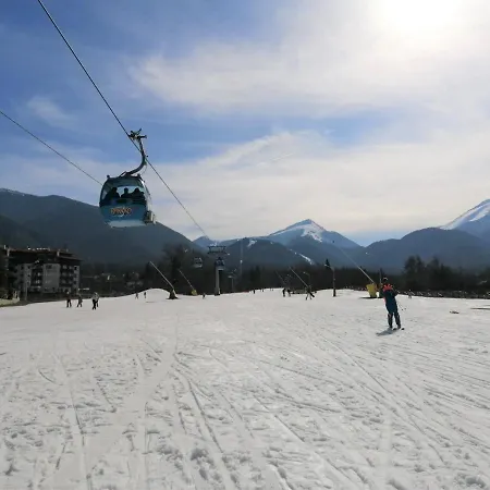 Lucy's Emerald 아파트