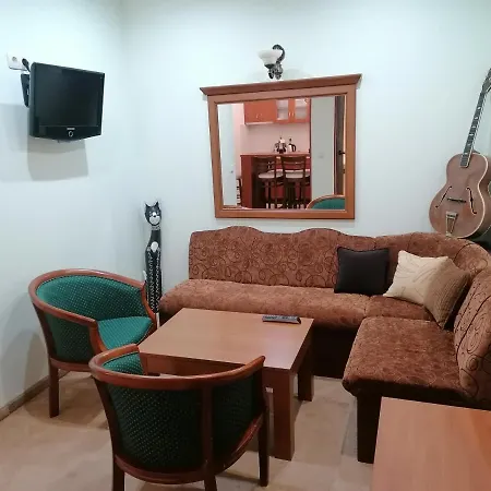 Lucy's Emerald * Bansko