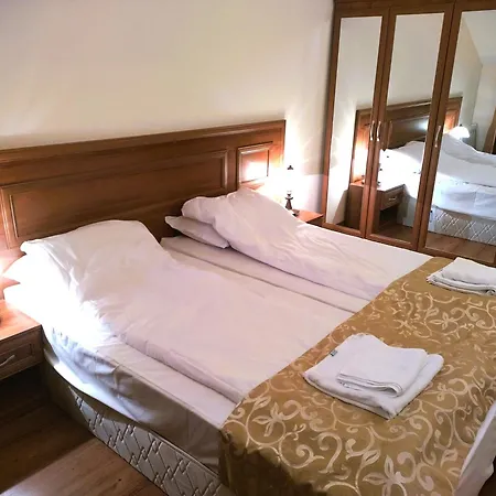 Lucy's Emerald Appartement *