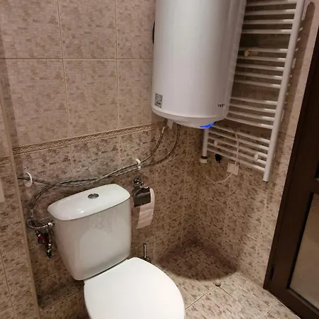 Lucy's Emerald בנסקו