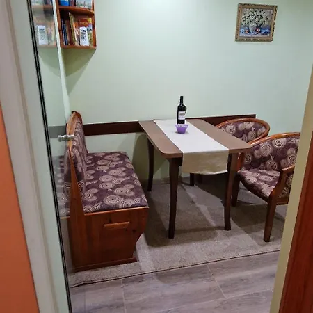 Lucy's Emerald * Bansko