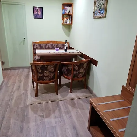 Lucy's Emerald Bansko