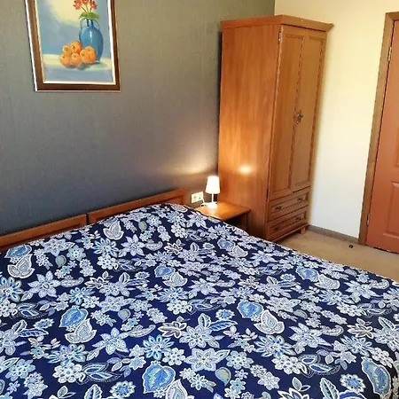 Апартамент Lucy's Emerald *