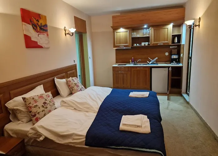 Lucy's Emerald Bansko