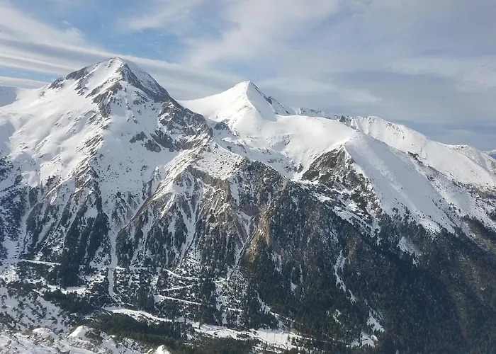 Lucy's Emerald Apartment *