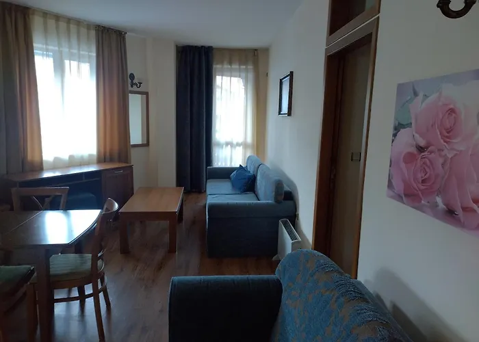 Lucy's Emerald Apartment *