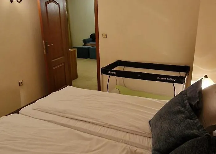 Lucy's Emerald Bansko