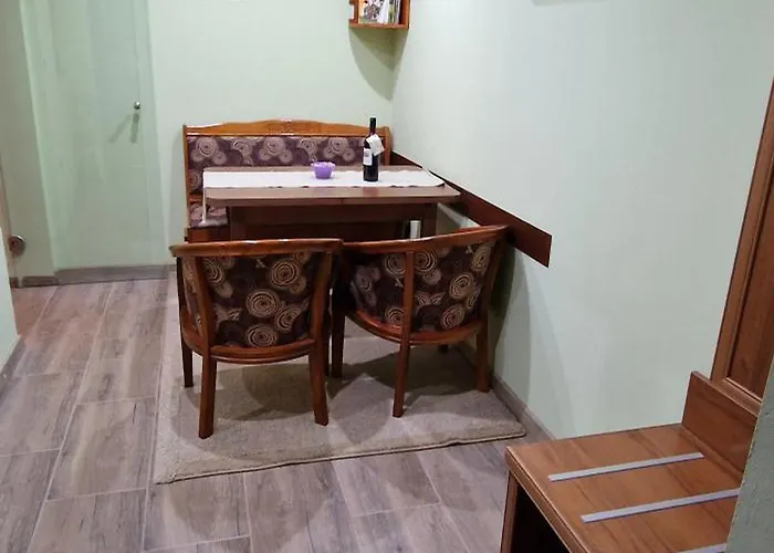 Lucy's Emerald Bansko