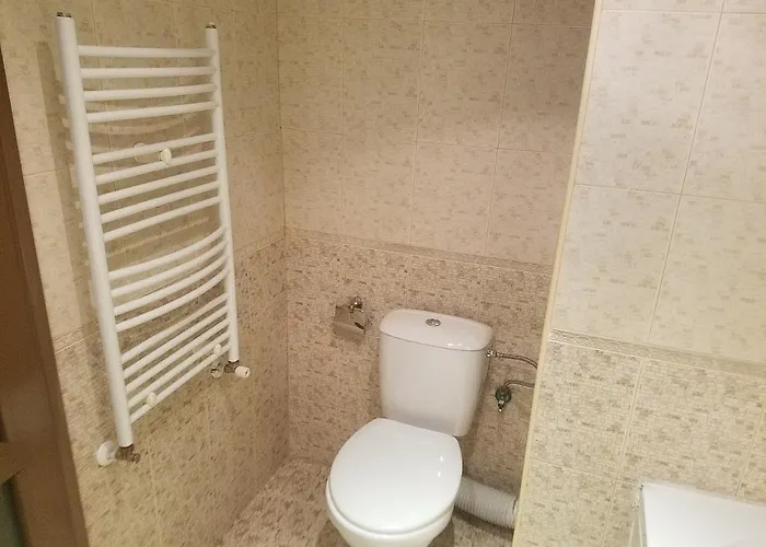 Lucy's Emerald Apartment *